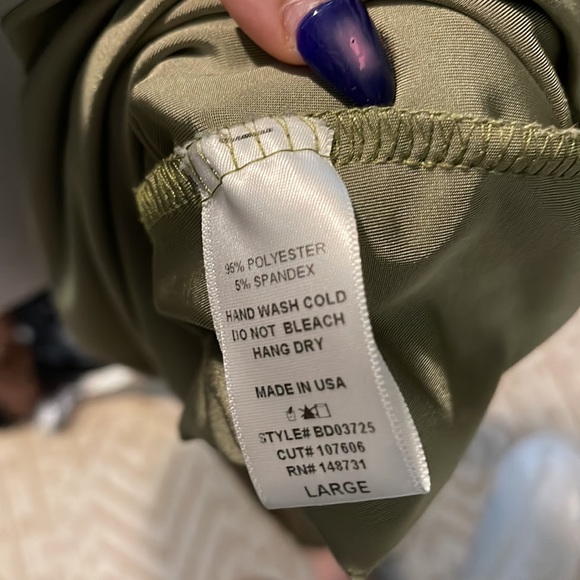 Beautiful green halter mini dress never worn! - Picture 5 of 5